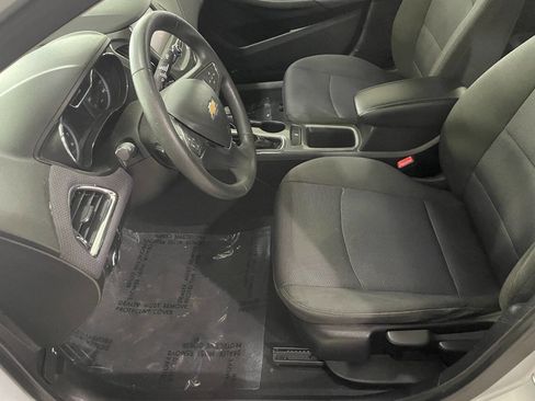 Used 2018 Chevrolet Cruze LT image 29