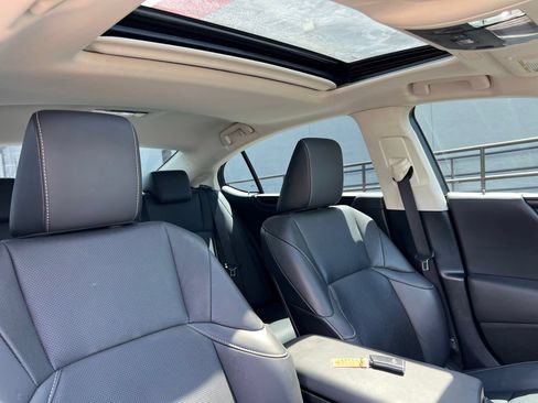 Used 2022 Lexus ES 350 w/ Premium Package FWD image 62