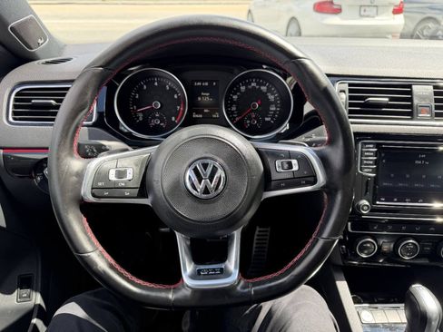 Used 2017 Volkswagen Jetta GLI FWD image 33
