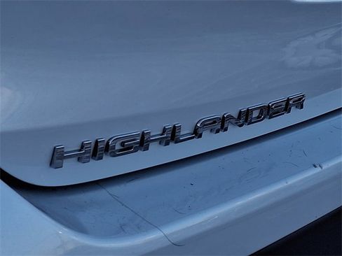 Certified 2022 Toyota Highlander XLE image 31