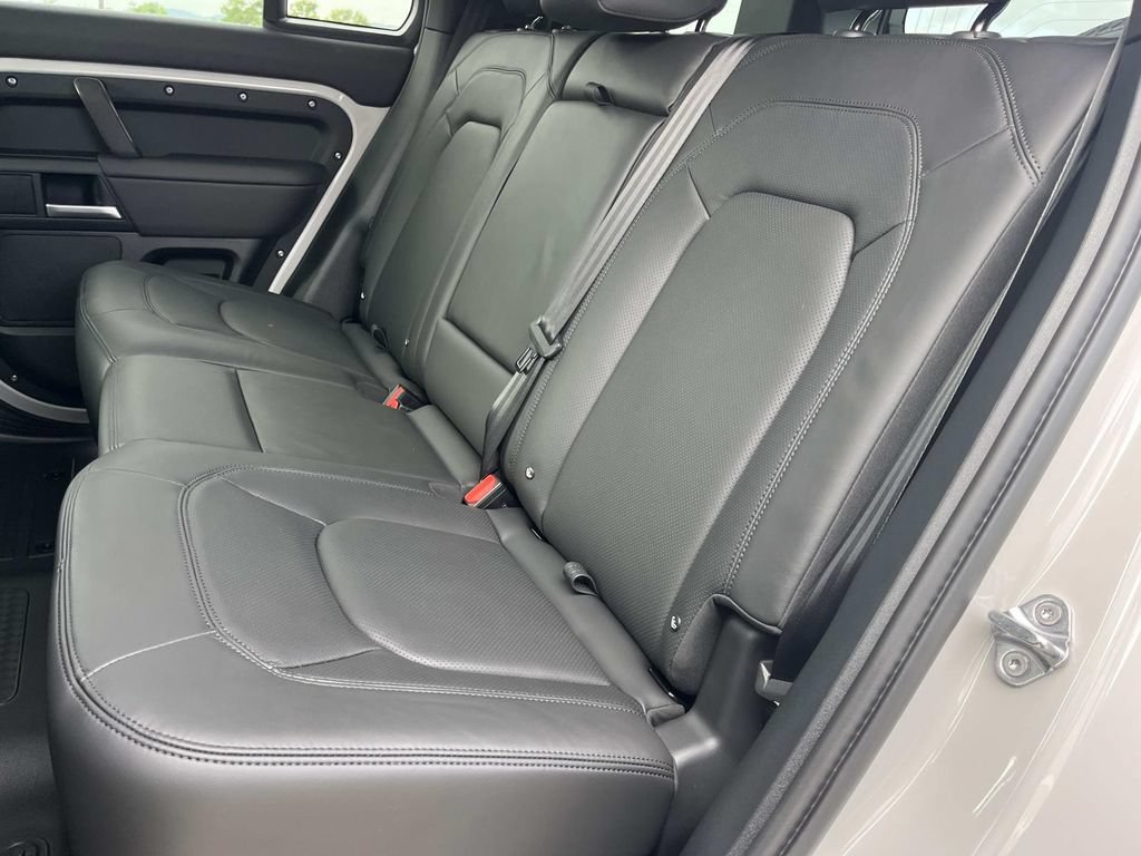 New 2026 Land Rover Defender 110 S AWD/4WD image 10