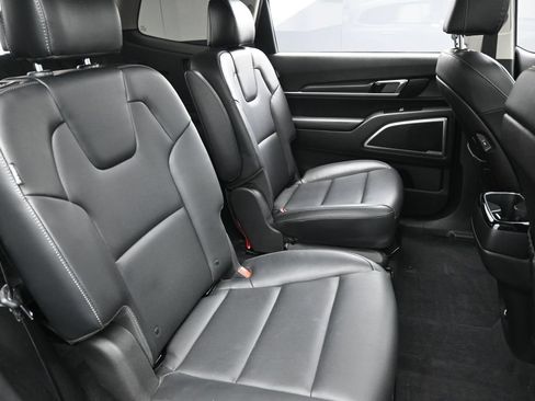 Used 2025 Kia Telluride S FWD image 33