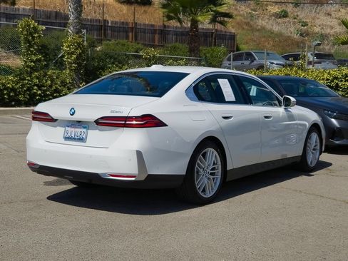 Used 2024 BMW 530i w/ Premium Package RWD image 27