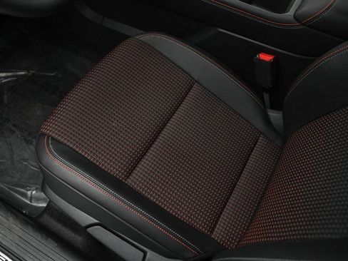 New 2025 Nissan Kicks SR w/ Illumination Package image 25