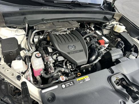 Used 2024 Toyota Grand Highlander XLE image 9