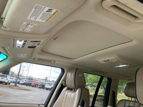 Used 2011 Land Rover Range Rover HSE AWD/4WD image 14