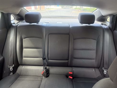 Used 2017 Chevrolet Malibu LT FWD image 24