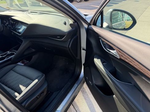 Used 2023 Buick Envision Avenir image 17