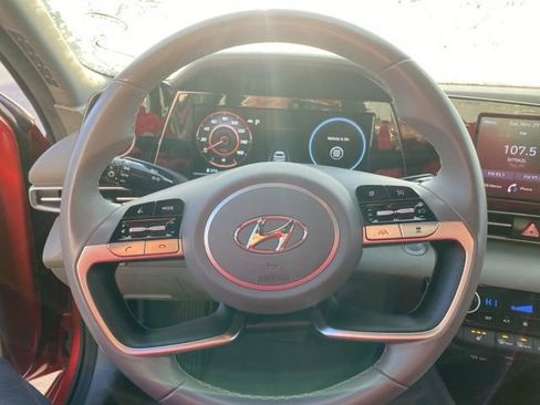 Used 2022 Hyundai Elantra SEL w/ Convenience Package image 19