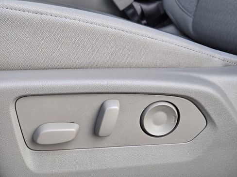 Used 2025 GMC Sierra 1500 SLE image 20