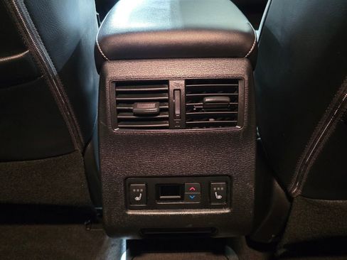 Used 2024 Mitsubishi Outlander SEL image 17