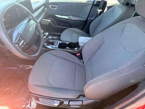 Used 2025 Kia K4 FWD image 16