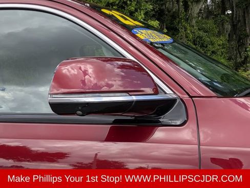 Used 2022 Jeep Wagoneer Series III w/ Premium Group I AWD/4WD image 11