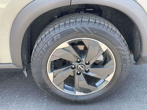 Used 2024 Nissan Rogue SV image 29