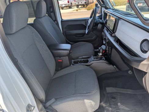 Used 2025 Jeep Wrangler Sport AWD/4WD image 8