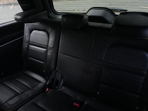 Used 2022 Lincoln Navigator Black Label AWD/4WD image 8