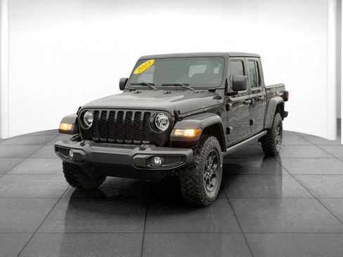 Used 2023 Jeep Gladiator Willys image 3