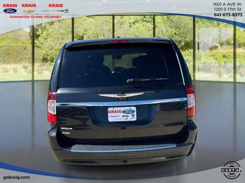 Used 2015 Chrysler Town & Country Touring FWD image 6