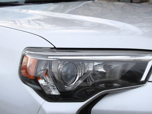 Used 2015 Toyota 4Runner SR5 image 36