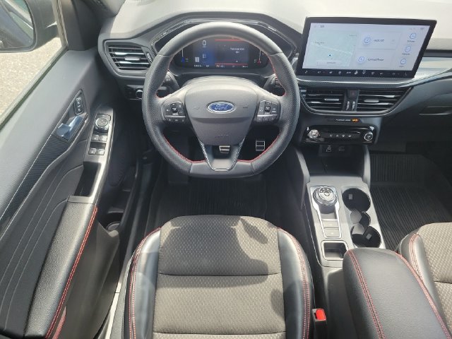 Used 2024 Ford Escape ST-Line w/ Tech Pack #1 AWD/4WD image 7