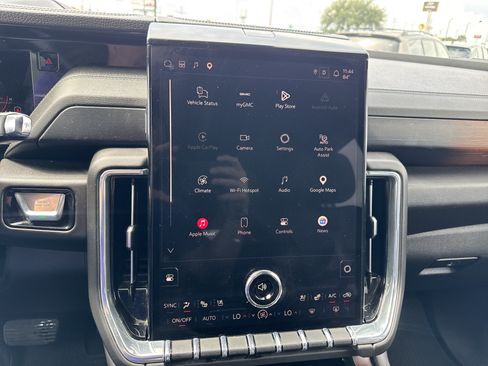 Used 2025 GMC Yukon Denali AWD/4WD image 19