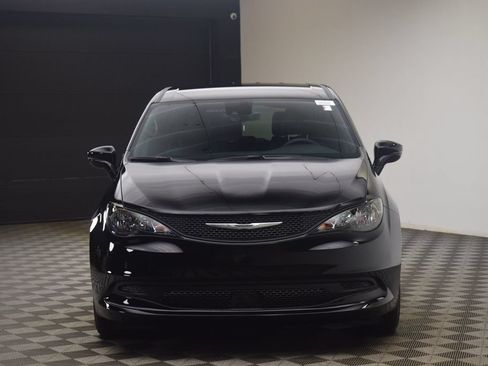 New 2027 Chrysler Pacifica LX FWD image 2