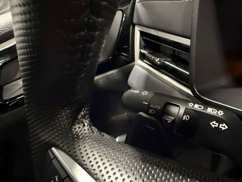 Used 2023 Mitsubishi Outlander SE AWD/4WD image 35