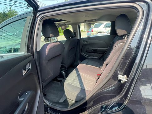Used 2015 Chevrolet Sonic LT w/ Fun and Sun Package FWD image 28
