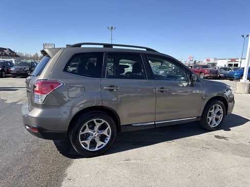 Used 2018 Subaru Forester 2.5i Touring w/ Popular Package #3B image 2