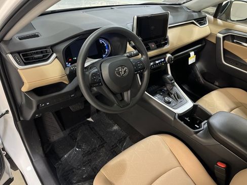 Used 2025 Toyota RAV4 XLE w/ Convenience Package image 15
