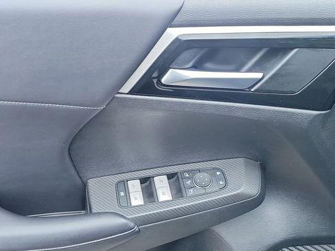 Used 2024 Mitsubishi Outlander SE image 25