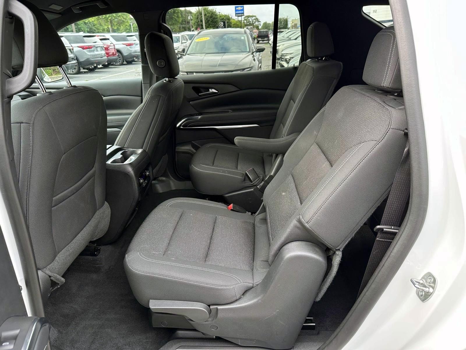 Used 2024 Chevrolet Traverse LT FWD image 12