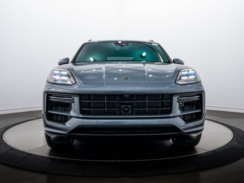 New 2026 Porsche Cayenne Turbo image 10