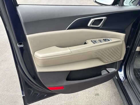 Certified 2026 Kia Carnival FWD image 6