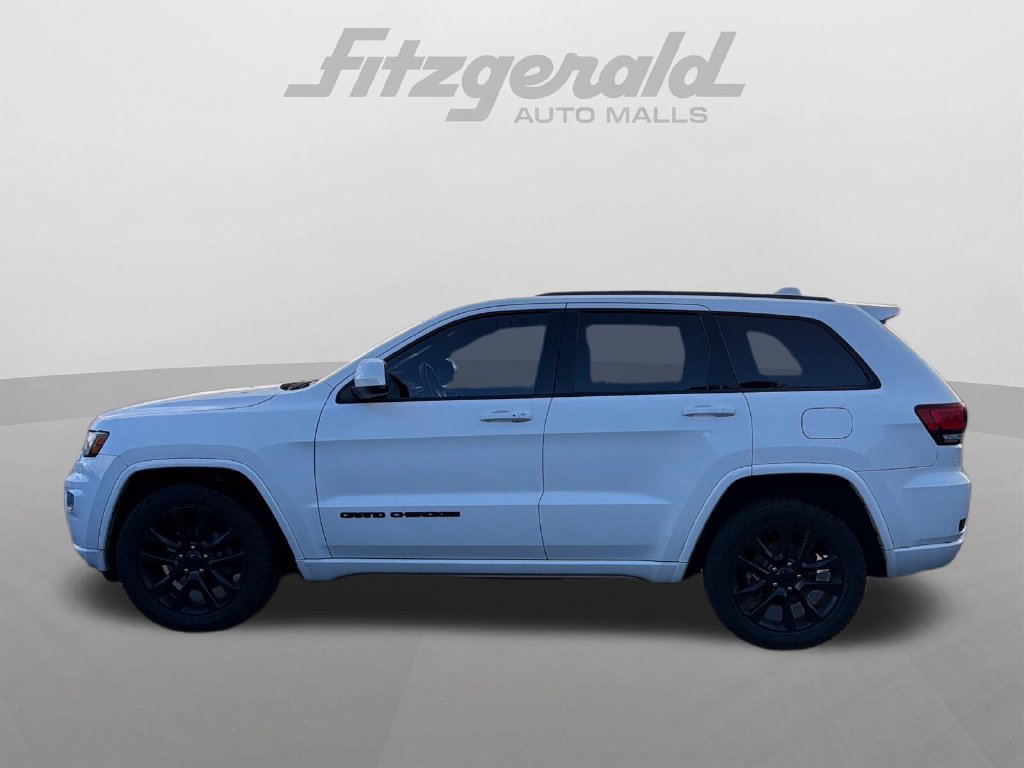 Used 2017 Jeep Grand Cherokee Altitude AWD/4WD image 5