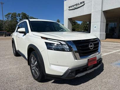 Used 2023 Nissan Pathfinder SL