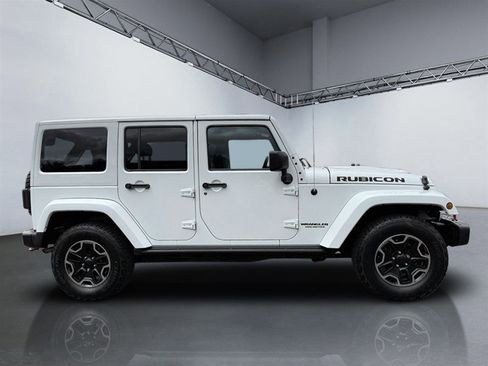 Used 2015 Jeep Wrangler Unlimited Rubicon AWD/4WD image 3