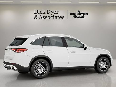 Used 2026 Mercedes-Benz GLC 300 image 8