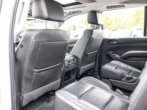 Used 2017 GMC Yukon XL SLT w/ Open Road Package AWD/4WD image 35
