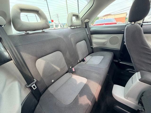 Used 2004 Volkswagen Beetle GLS FWD image 13