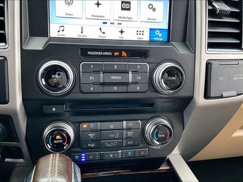 Used 2018 Ford F150 Lariat w/ Equipment Group 502A Luxury AWD/4WD image 32