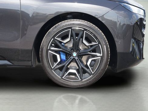 Used 2022 BMW iX xDrive50 w/ Premium Package AWD/4WD image 4