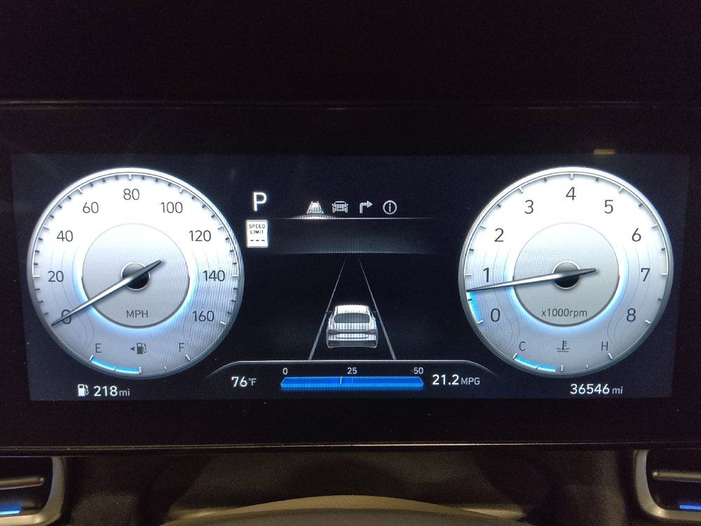 Used 2025 Hyundai Elantra SEL FWD image 23