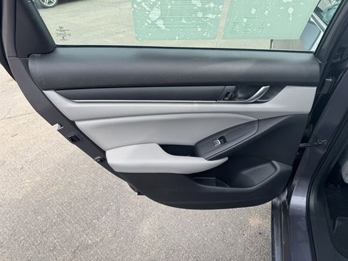 Used 2018 Honda Accord LX image 18