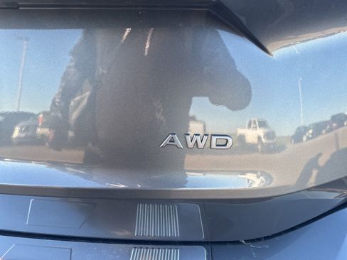 Used 2025 Nissan Rogue SV image 7