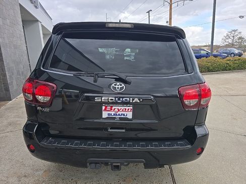 Used 2019 Toyota Sequoia SR5 w/ Premium Package image 23