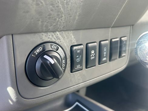 Used 2019 Nissan Frontier SL image 13