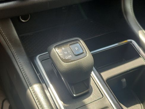 Used 2022 Nissan Pathfinder SL FWD image 27