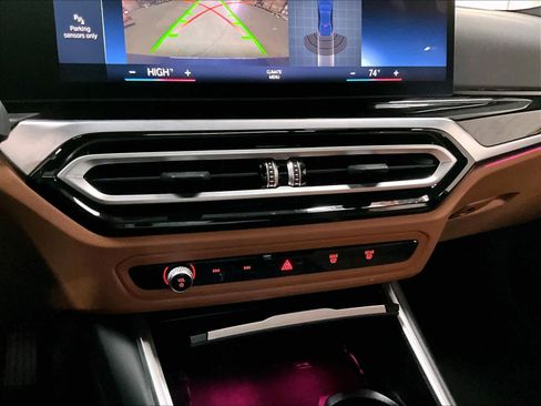 Used 2024 BMW 330i Sedan w/ Convenience Package RWD image 33