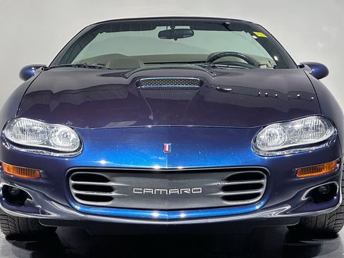 Used 2002 Chevrolet Camaro Z28 w/ SS Performance/Appearance Pkg RWD image 16